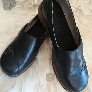 Teva Black Leather Loafer Style Ladies Sz 8